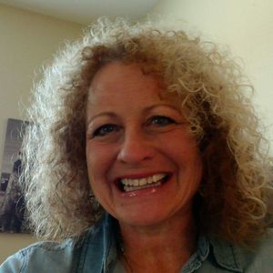 Meet your Posher, Debbie